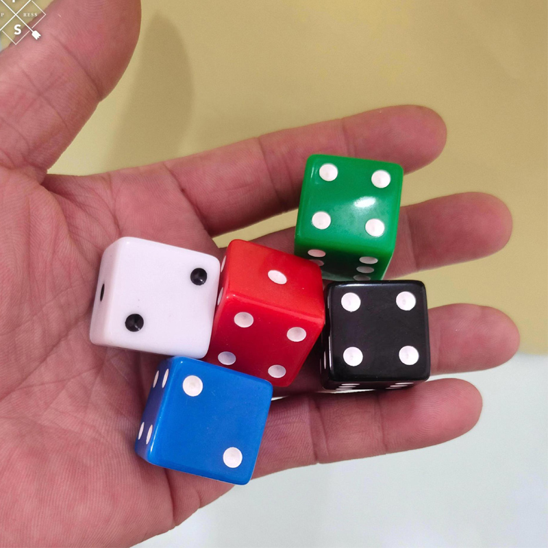 D6 مكعبات النرد المربعة 25 ملل - مراجعة Party Games Gamecube وسعره