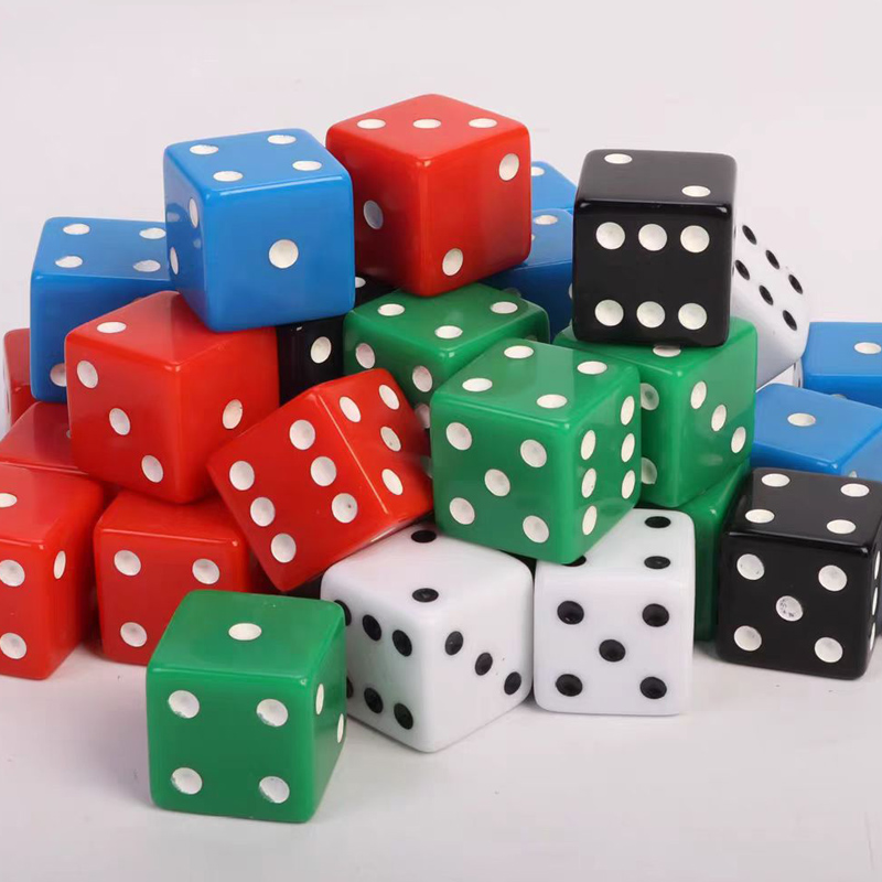 D6 مكعبات النرد المربعة 25 ملل - مراجعة Party Games Gamecube وسعره